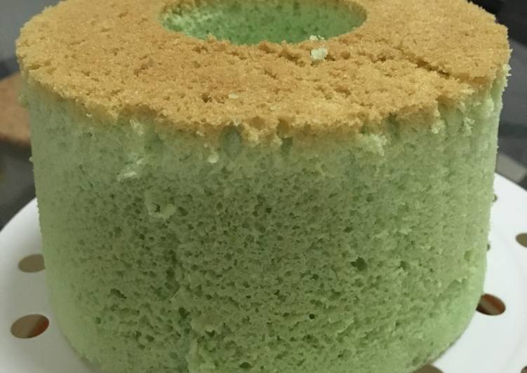 resep lengkap untuk Pandan Chiffon Cake in rice cooker Enakk Wangii