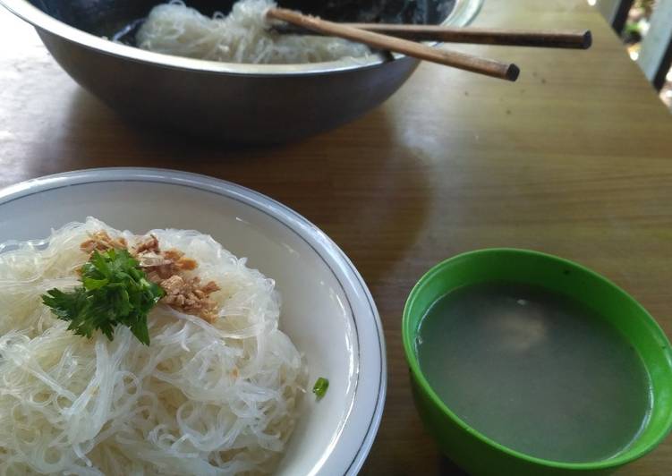 cara membuat Bihun rebus kuah ayam