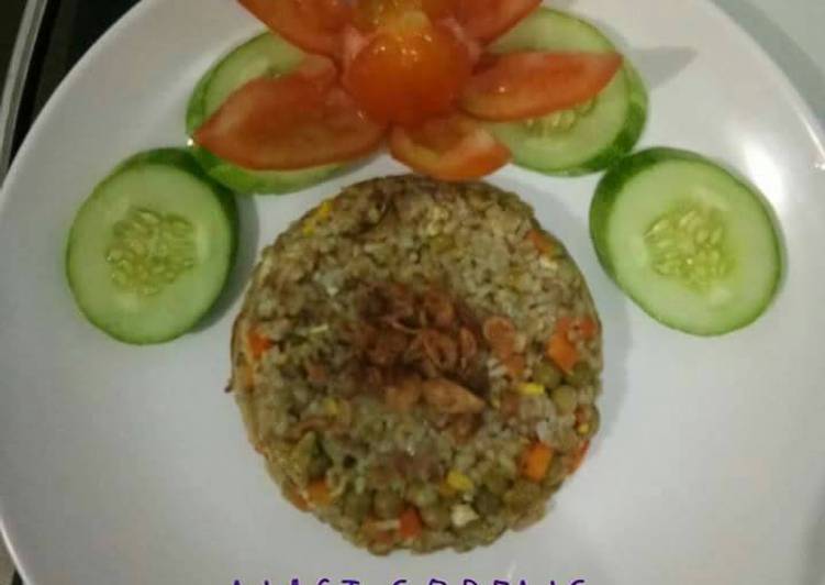 Resep Nasi goreng tuna sederhana By Dikhanira Junaedi Agustina