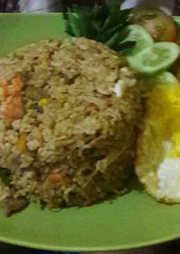 Nasi goreng bakso udang pedas ala Tasya