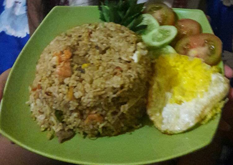 gambar untuk resep Nasi goreng bakso udang pedas ala Tasya