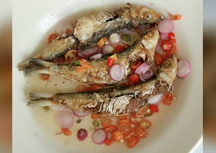 gambar untuk cara membuat Ikan asin sambal cuka