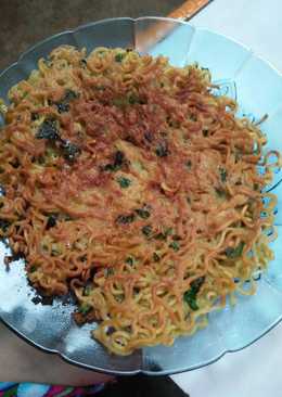 Martabak (pizza) mie