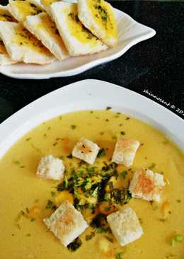 Creamy Corn Soup with Cheesy Garlic Bread