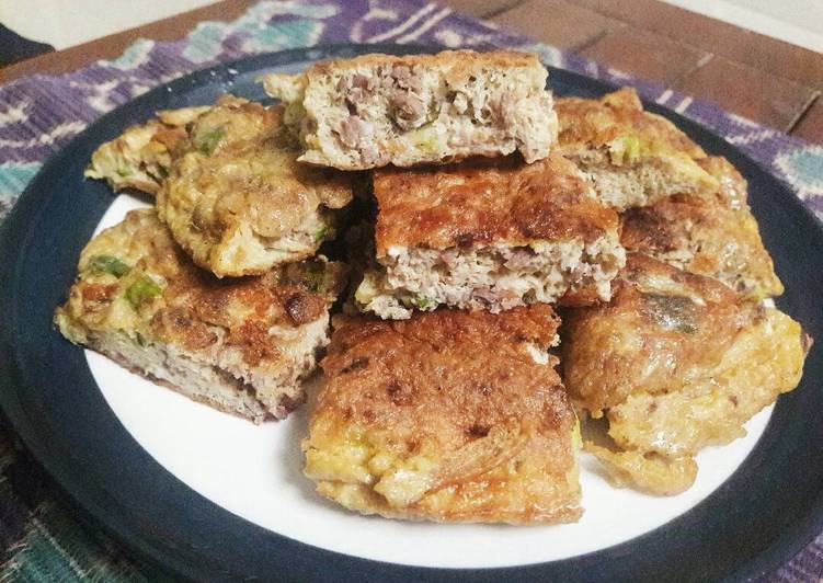 cara membuat Omelet Daging rasa Martabak Telor ??