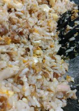 Nasi goreng tuna keju dadu