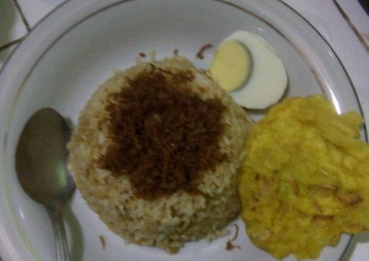 resep lengkap untuk Nasi Goreng Buru-Buru/Simple Ala Uwa' Filah