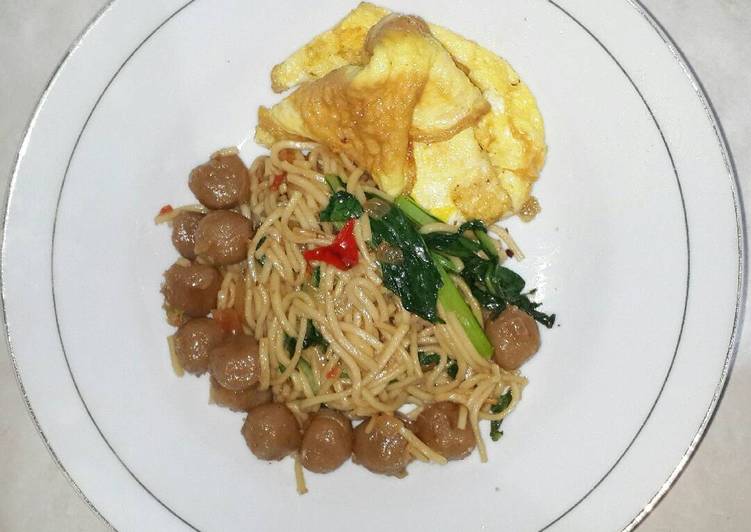 resep masakan Mie Urai Goreng Bakso Mutiara