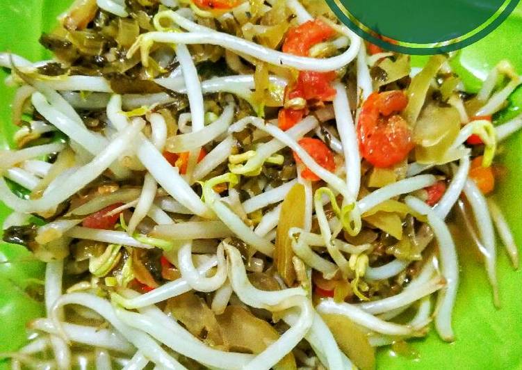 resep lengkap untuk Tumis toge sawi asin