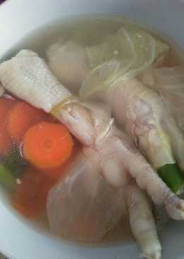 Sop sayuran plus ceker ayam