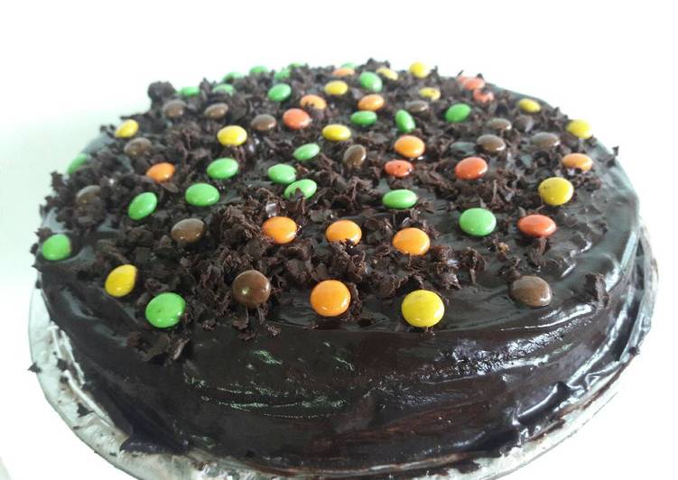 resep lengkap untuk Triple Chocolate Cake Simple