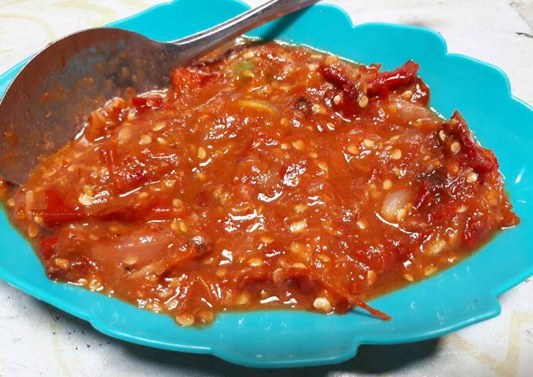 Resep Sambal Tomat Terasi Kiriman dari Shely Febrianti (Ummu Ibrohim)