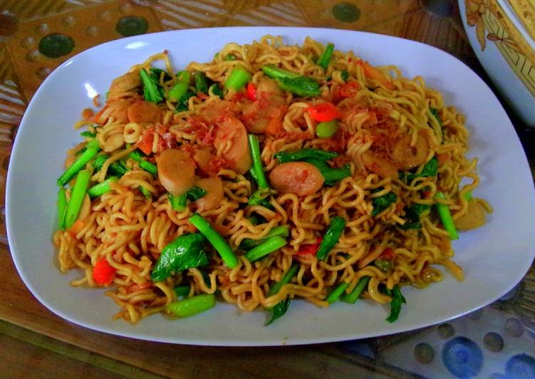 resep lengkap untuk Mi goreng pedas enaakkk