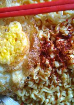 Mie kuah pedas