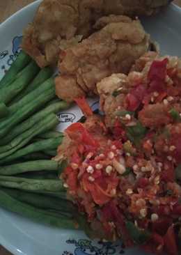 Ayam geprek pedas nan syedaap