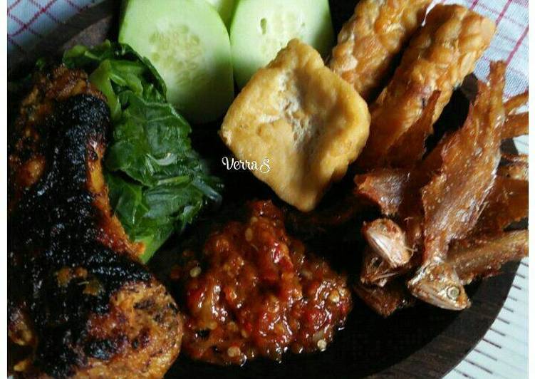 resep Pecel ayam sambel terasi