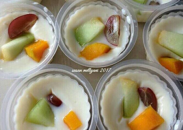 resep lengkap untuk Puding susu toping buah