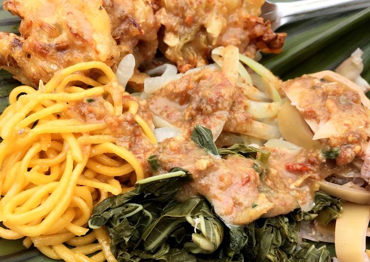 resep masakan Pecel mie-sayur-bakwan