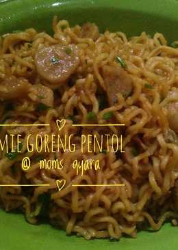 12. Mie goreng minimalis