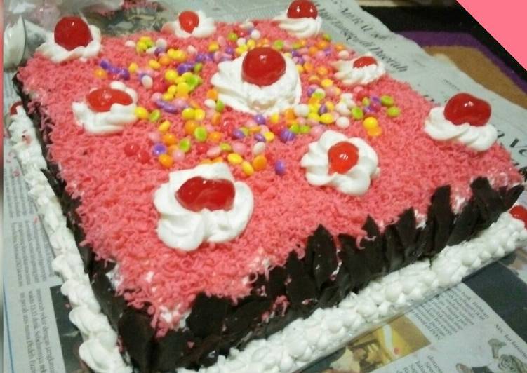 bahan dan cara membuat Cake coklat superrr lembut?? (cake ultah anakku)