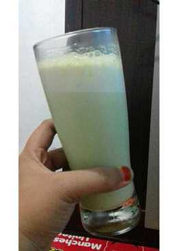 Ice green tea latte