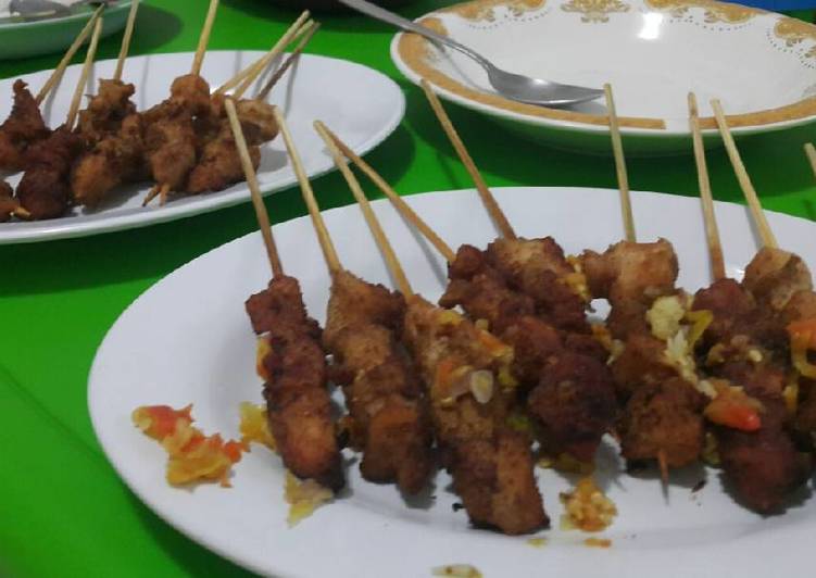 bahan dan cara membuat Sate ayam (goreng)