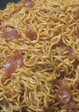 Mie goreng sosis telur