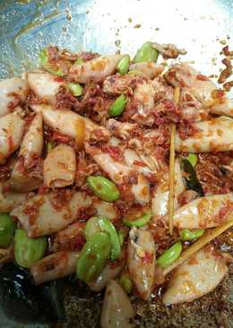 Sambel goreng cumi pete