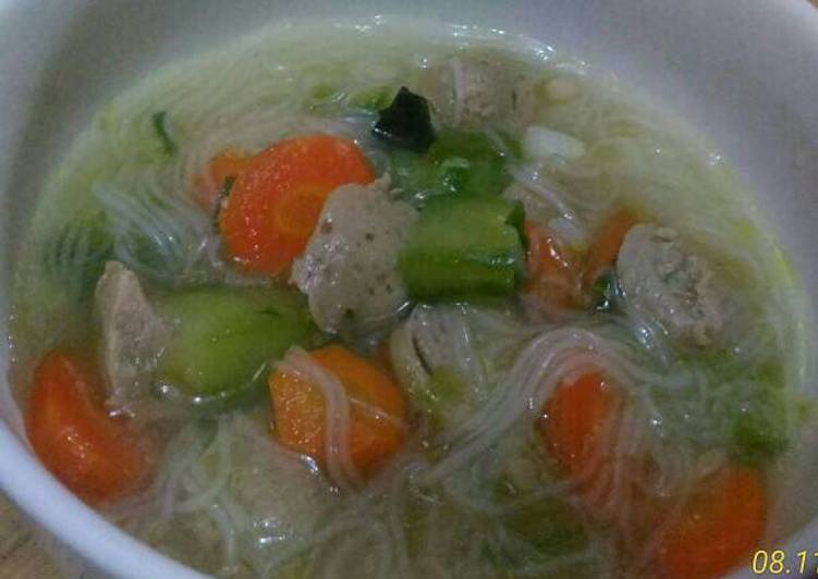 cara membuat Sop oyong soun baso