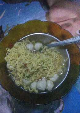 Mie kuah with bakso small