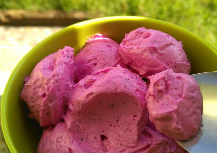 bahan dan cara membuat Ice cream buah naga simple super lembut