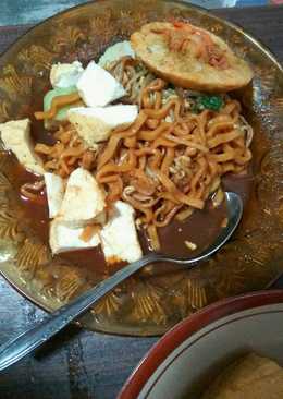 Lontong mie surabaya