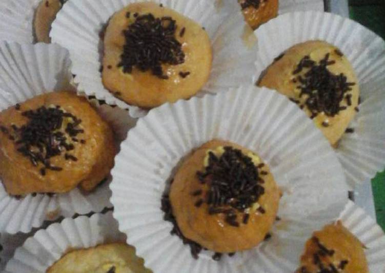 resep masakan Donat isi meses/selai kacang/nanas/coklat/stroberry simpel,gx pkek telur