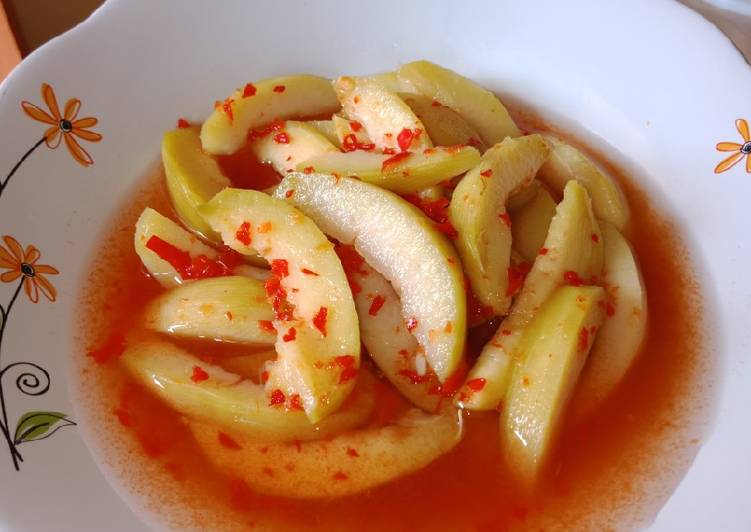 Asinan Kedondong recipe main photo