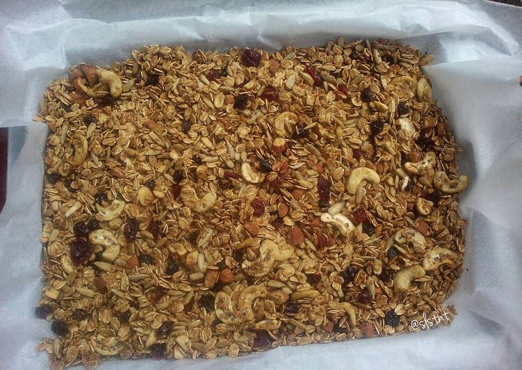 gambar untuk resep makanan Oil-Free Coconut Cinnamon Granola (Vegan & Healthy)