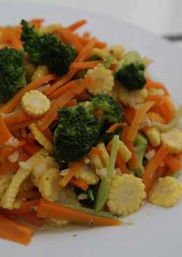 Tumis Mix Vegetables (baby corn/jagung muda, brokoli, dan wortel