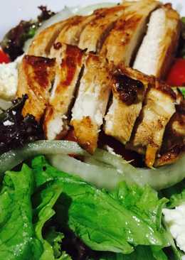 Grilled chicken salad buat diet