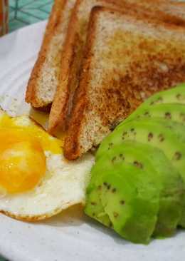 Egg Sandwich with avocado