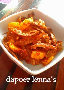 Ikan kering kentang balado padang