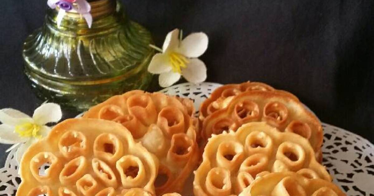 Resep Kembang goyang kremes Resep Kembang goyang kremes