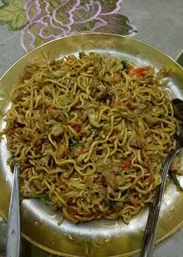 Mie tumis sayur telur