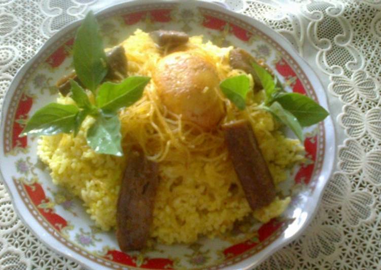 Resep Nasi  kuning  Rice  cooker  praktis oleh Susie Susanty 