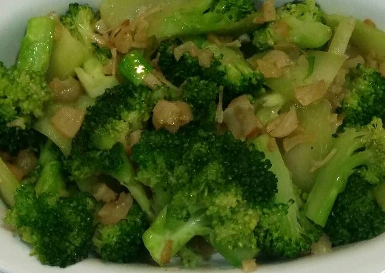 resep masakan Tumis brocolli dgn dried scallop