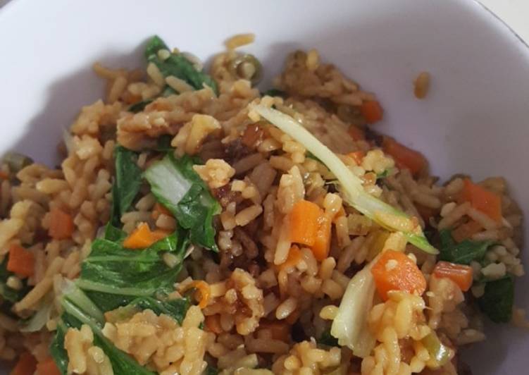 resep lengkap untuk Nasi goreng rice cooker