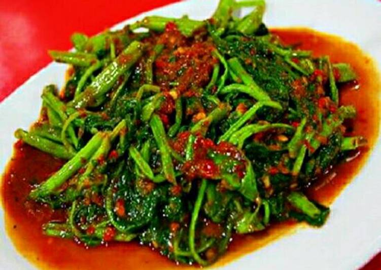 Hasil gambar untuk Bayam Tumis Terasi