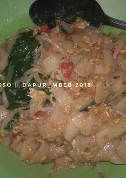 Kwetiau basah bakso sayur