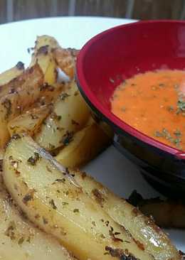 Potato wedges and spicy mayo sauce (bisa pakai oven atau teflon aja)