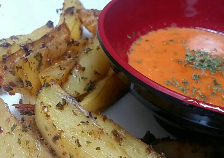 resep makanan Potato wedges and spicy mayo sauce (bisa pakai oven atau teflon aja)