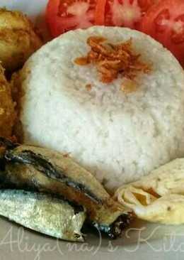 Nasi Uduk Ikan Asin Tamban