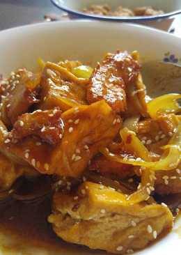 Tahu dgn saos kecap inggris